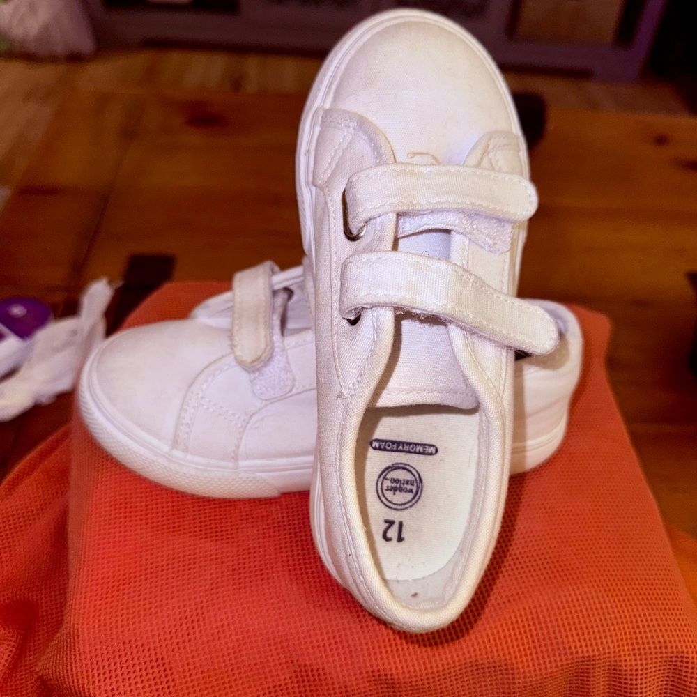 Wonder Nation Cream Kids Sneakers with Velcro